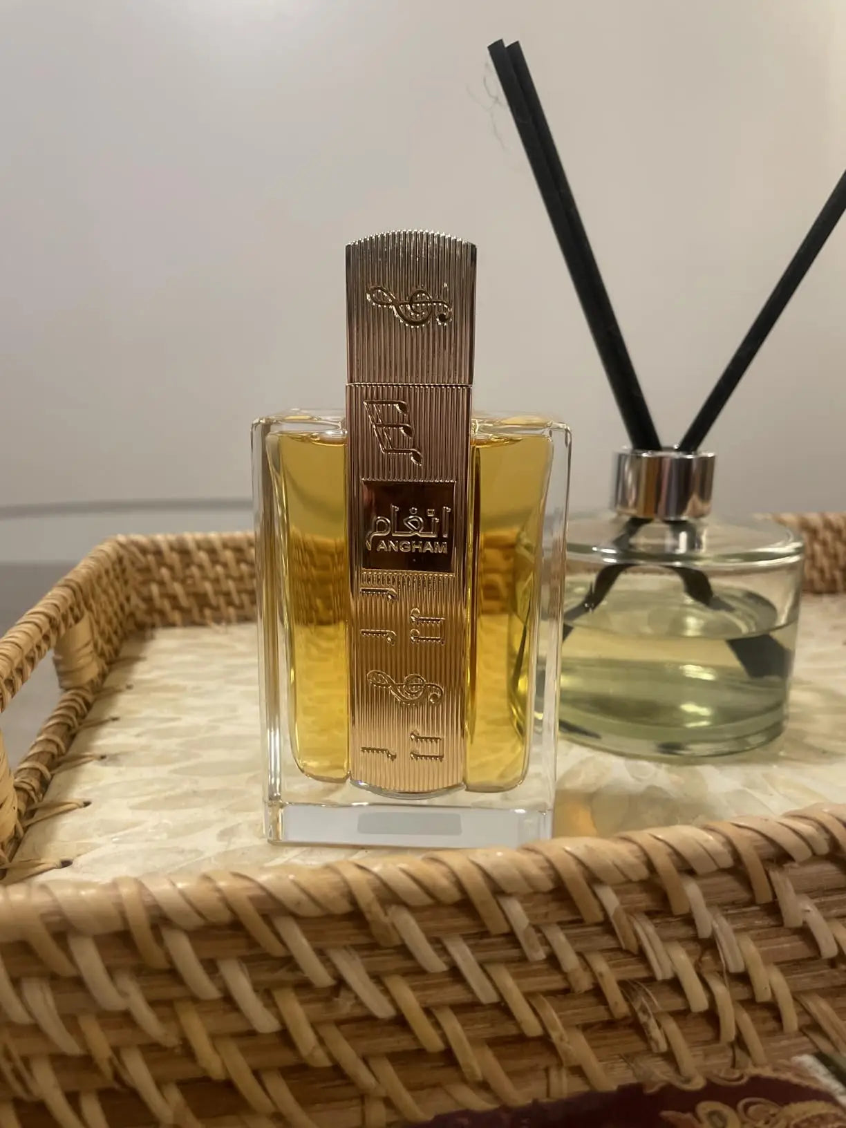 Lattafa Angham Perfume for Women & Men 100ml | Long Lasting Arabic Eau De Parfum | Luxury Oriental Fragrance, Unisex Scent.